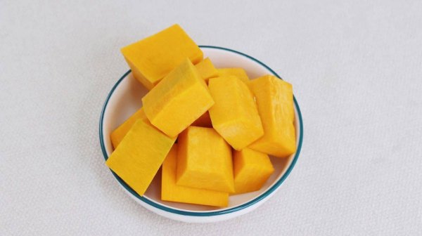 掌上策略 常吃南瓜好处多，医生提醒：别和这几样同食，快叮嘱家人