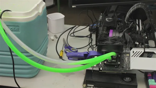 众合网 Intel B580用汽车防冻液降温超频：-17℃创新世界记录！性能提升16%